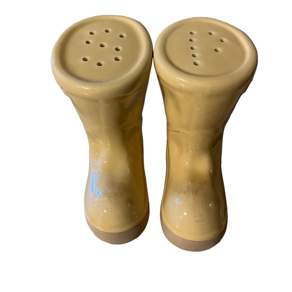 Pottery Barn Rain boot salt and pepper shakers yellow - Picture 2 of 7